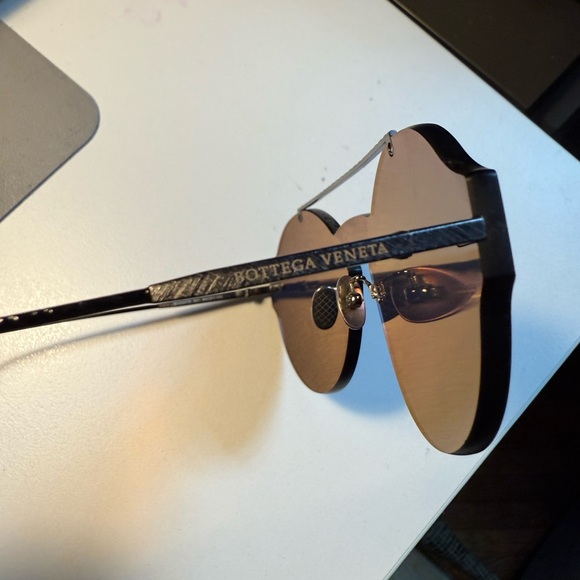 Bottega Veneta Sunglasses - Picture 4 of 5